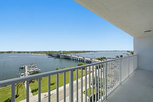 3901 S Flagler Dr Photo 1