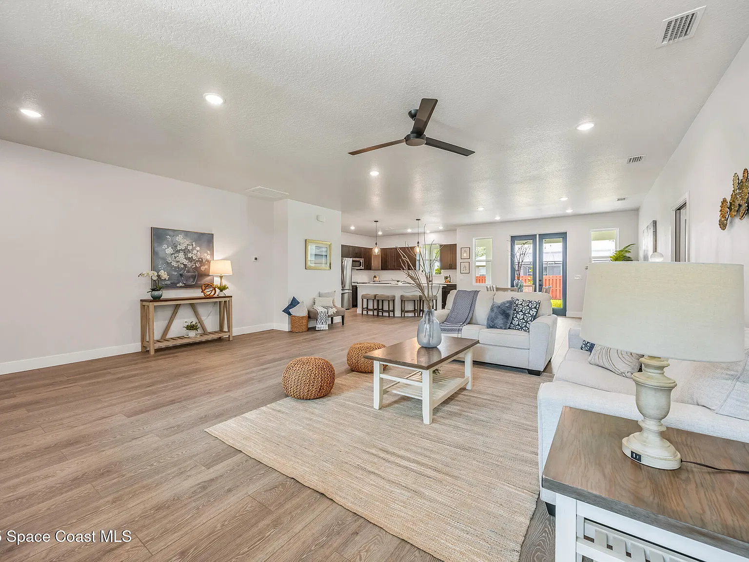 4 bed, 3.0 bath, 2238 sqft, $2,700 — Photo 4