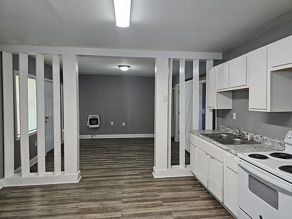 4th image of 3904 Griffin St #1B