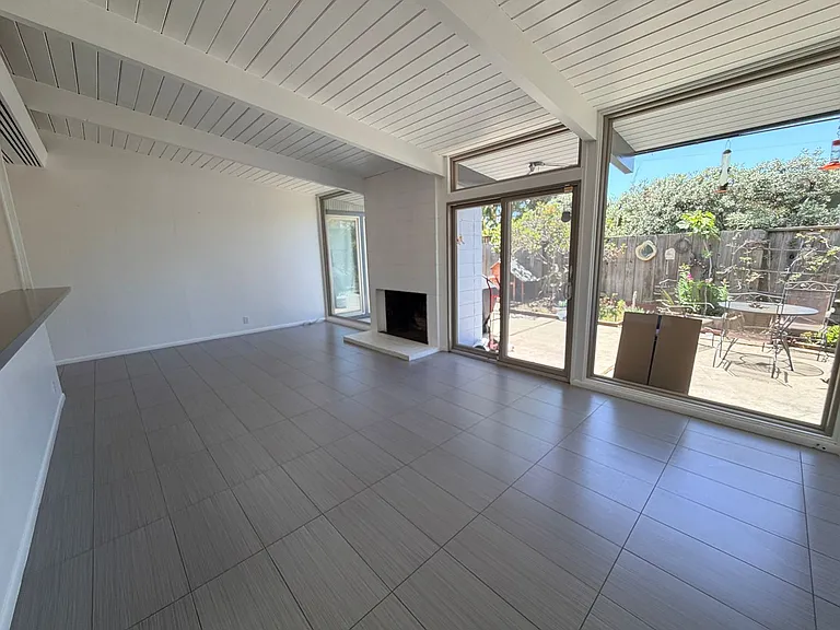 1787 Wolfe Dr — Photo 3