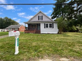 5427 Berg Rd, Buffalo, NY 14218