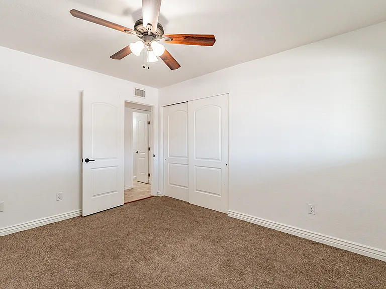 7318 E Sheridan St — Photo 18