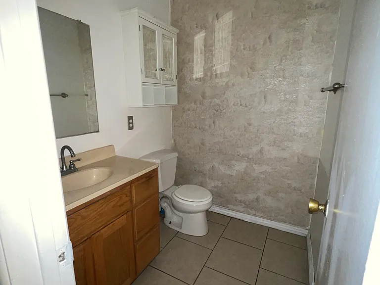 8145 Garden View Ave #A — Photo 11