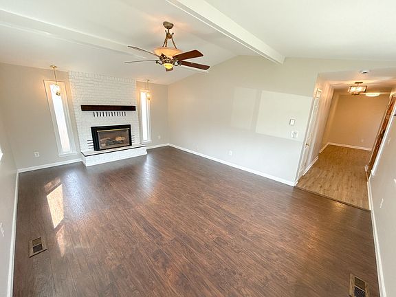 2nd image of 4781 Glenwood Dr
