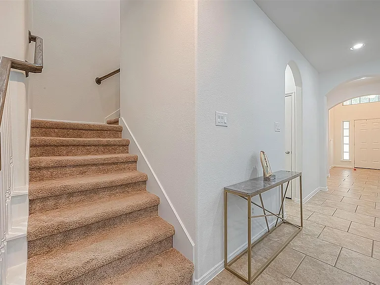 8722 Adrienne Dr — Photo 30