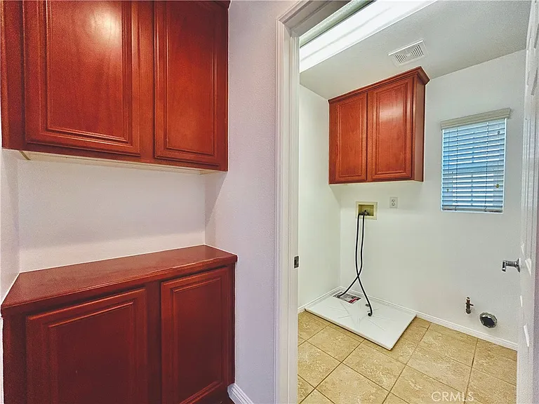 14602 Longwood Ave — Photo 12