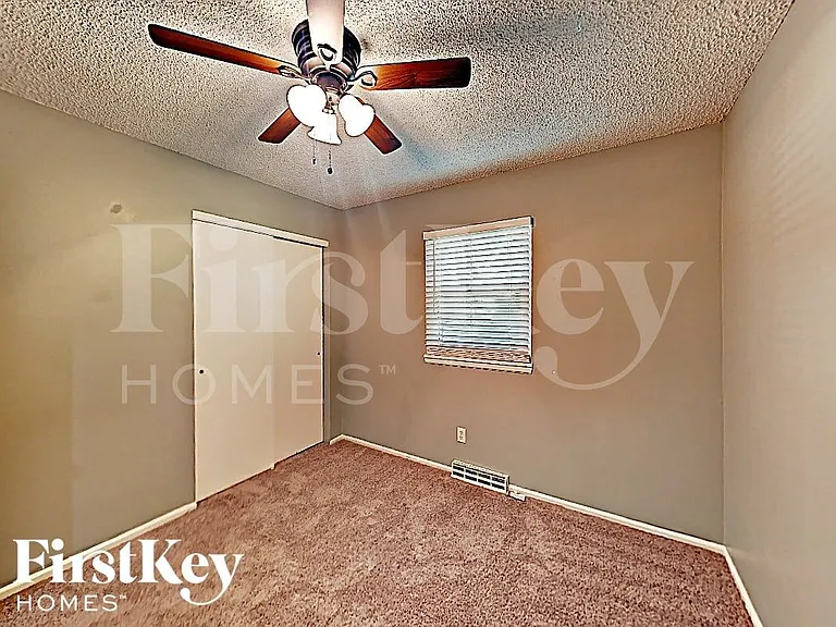 5906 NW Walnut Creek Cir — Photo 11
