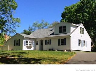 86 Davis Dr, Guilford, CT 06437