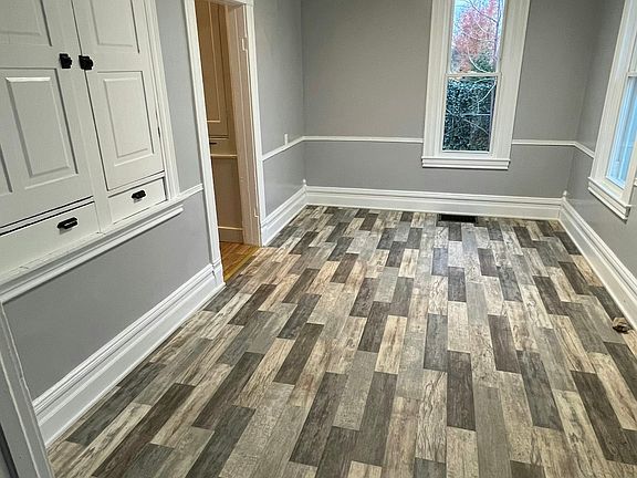 4th image of 1107 Madison Ave SE