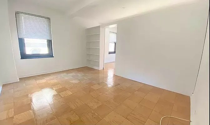 Rented by Manhattan Realty Group | media 4