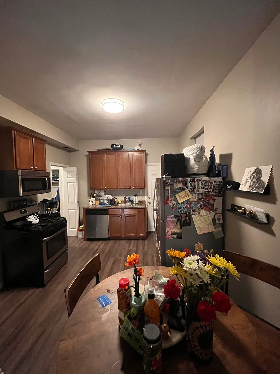 Building Photo - 2039 N Honore St #1F