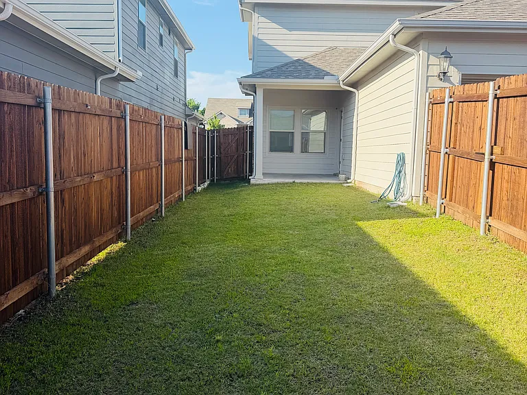 109 Olympus St — Photo 29