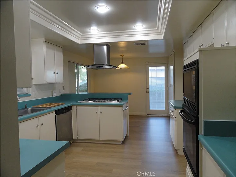 1100 La Senda Dr — Photo 10