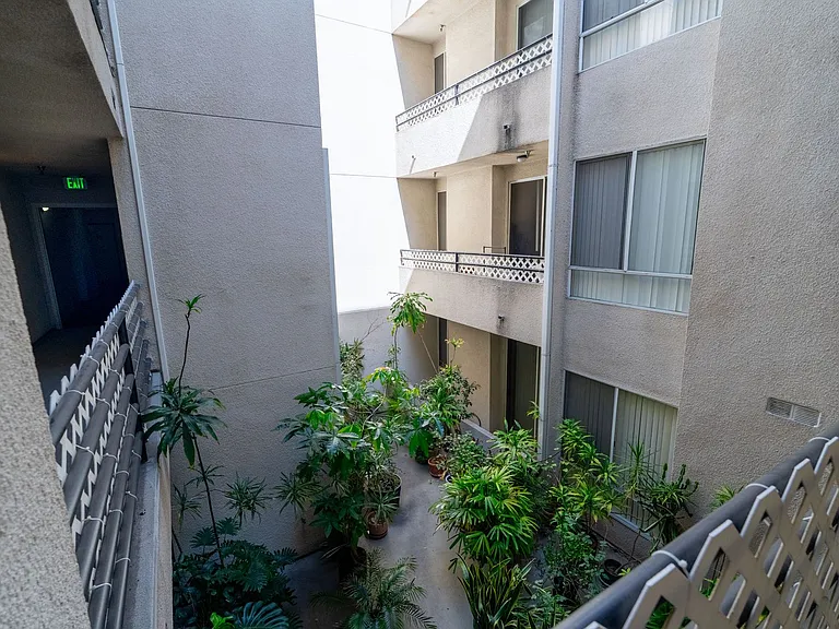 553StAn — Photo 17