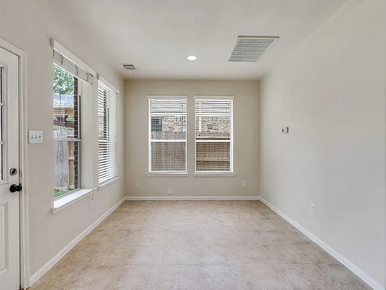 28006 Hollyfare Dr — Photo 11