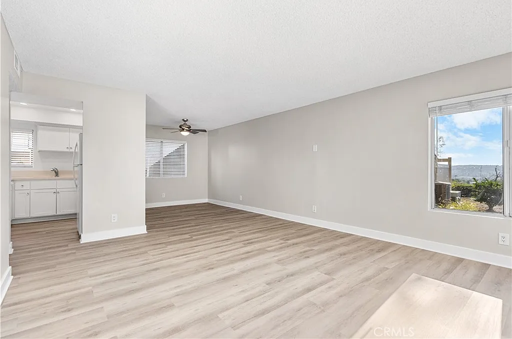 2 bed, 1026 sqft, $3,000 — Photo 2