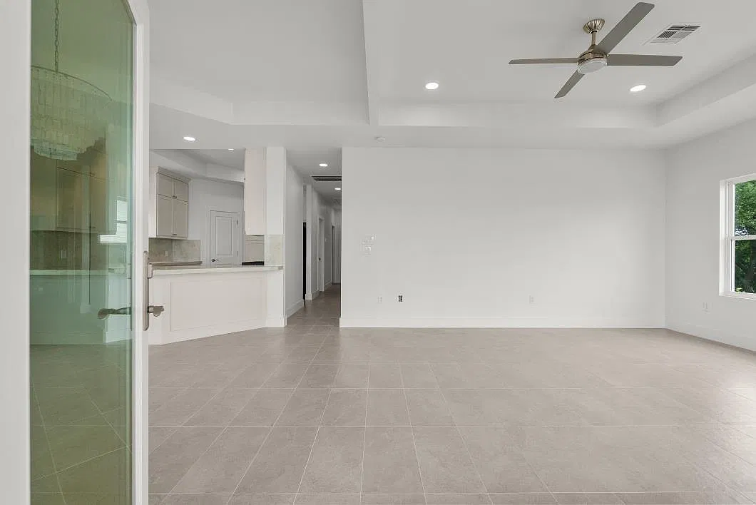 3 bed, 3.0 bath, 1520 sqft, $3,000 — Photo 4