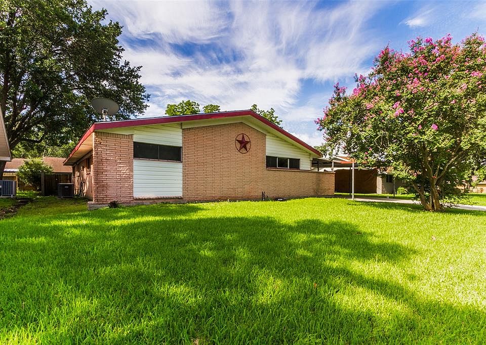 1st image of 805 Lindenwood Dr