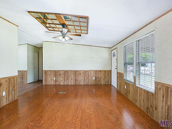 4th image of 9537 Deer Trail Ave