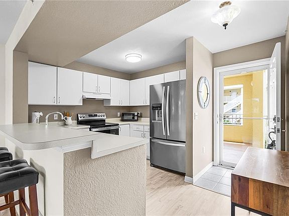 5th image of 8274 Key Royal CIR #1022