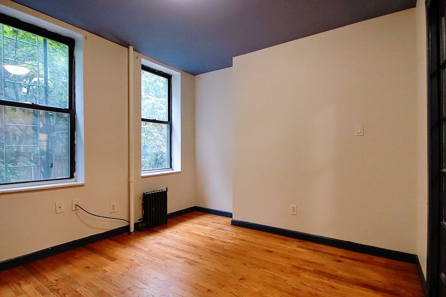 1st image of 518 E 5th St