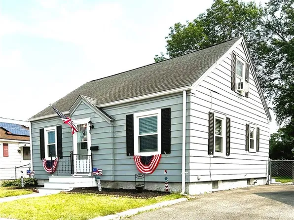 51 Fuller St, Pawtucket, RI 02861