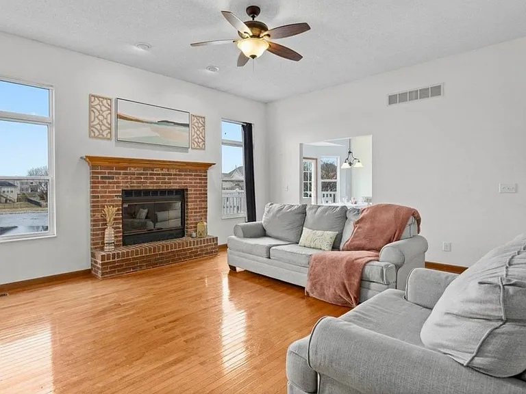 2621 Lake Lucerne Dr — Photo 15