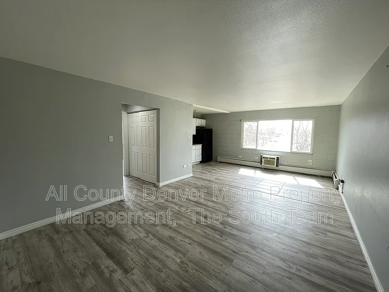 Building Photo - 1590 Clinton St #206