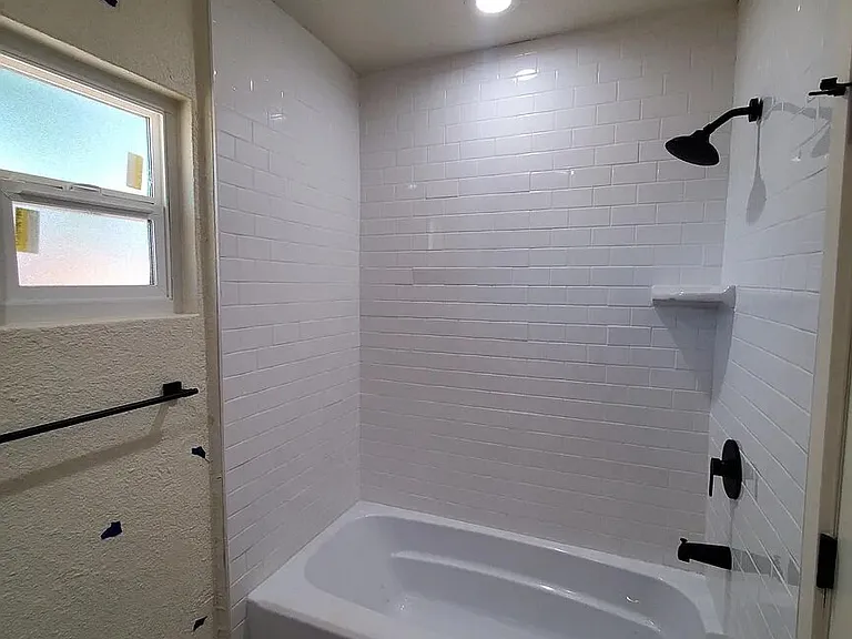 6643 N 60th Ave — Photo 3