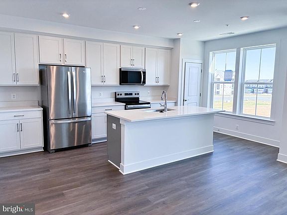 3rd image of 246 Violet Way #1