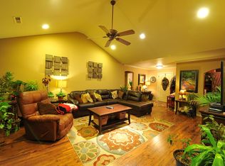 726 Lynn Dr, Pea Ridge, AR 72751