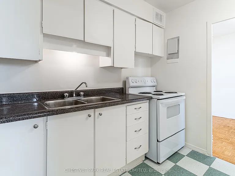 40 Godstone Rd #1507 — Photo 28