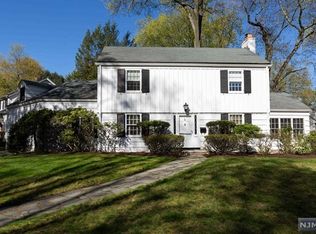 39 Whitney St, Closter, NJ 07624