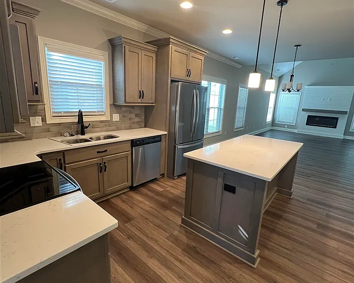 556 Cumberland Pointe Ln — Photo 3