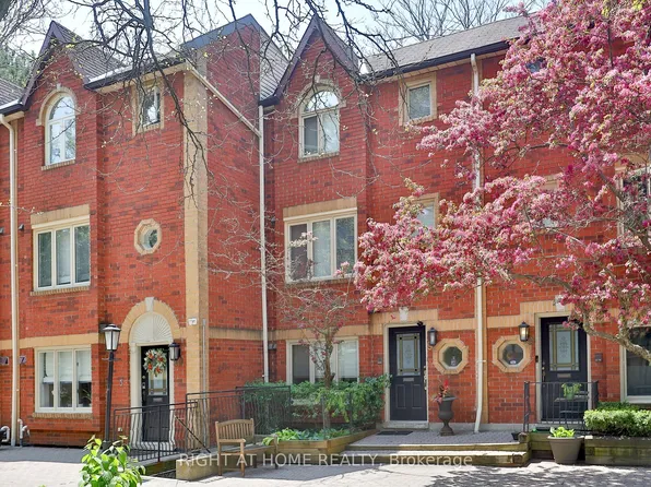18 Doncrest Rd #9, Toronto, ON M4K 1R8