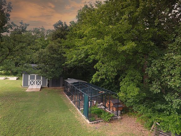 4th image of 4000 Post Oak Rd