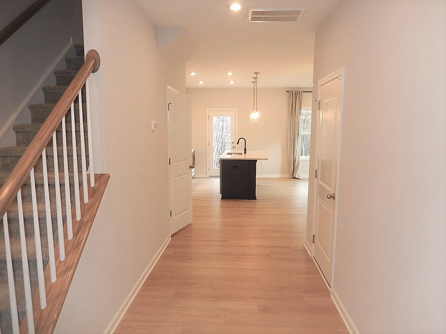 817 Oak Center Drive - . — Photo 2