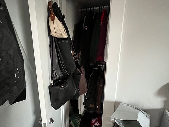 2nd image of 5508-5510 Hobart St #2
