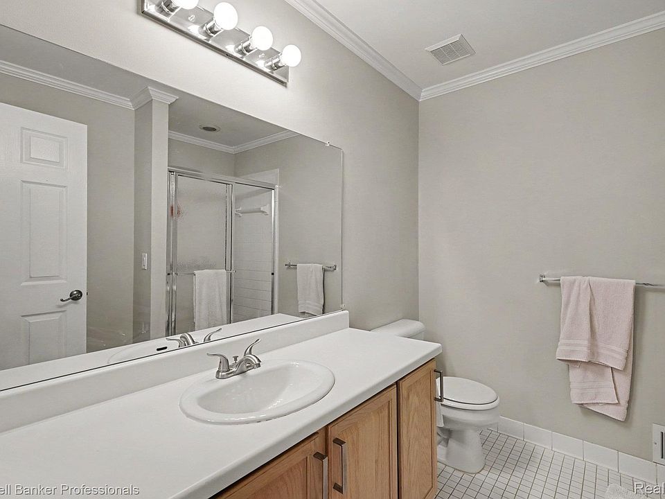237 Barrington Cir, photo 11