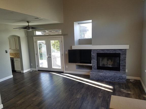 3rd image of 118 Falaise Dr