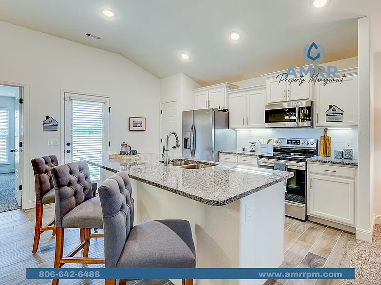 1718 Farmer St — Photo 7