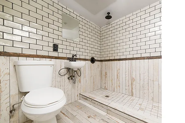 Rented by Rumah Realty Inc | media 10