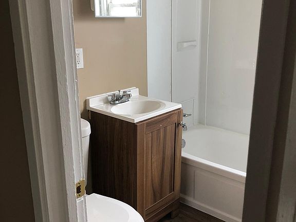 2nd image of 2342 Beech Ave #2342