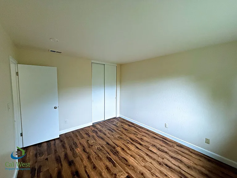 1370 Fernwood Ln — Photo 20