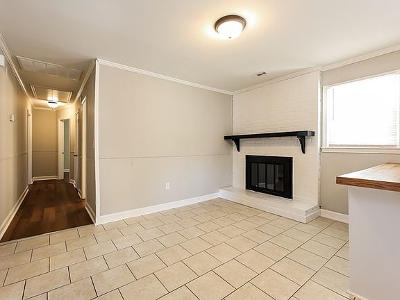 4th image of 9 Circle Dr