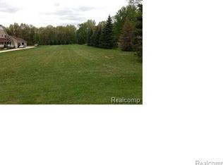 33750 Willow Rd, New Boston, MI 48164