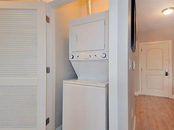 4th image of 6400 Jefferson St APT 401