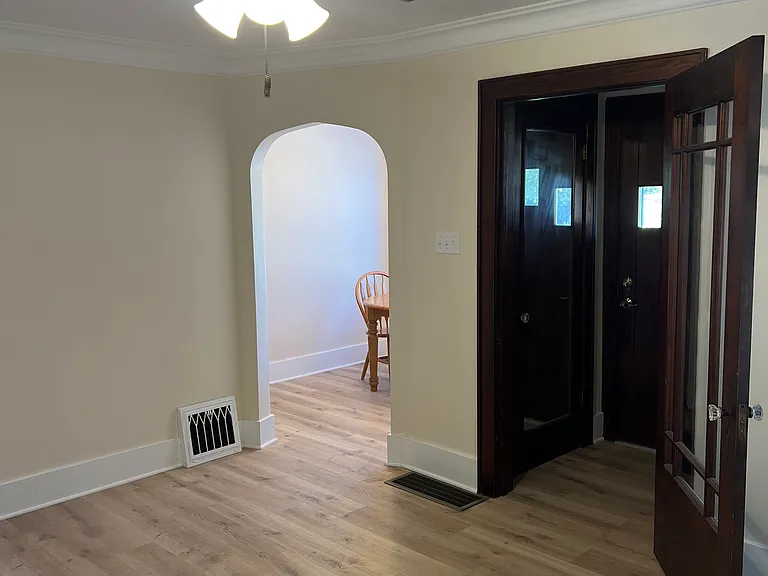 425 Pleasant St — Photo 23