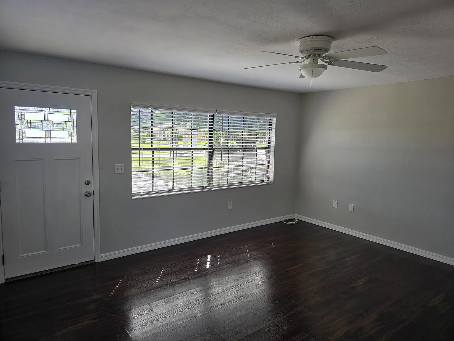 2 bed, 1000 sqft, $1,600 — Photo 3
