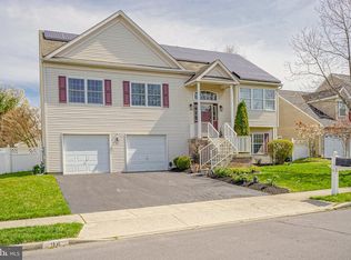 94 Weathervane Dr, Mount Royal, NJ 08061